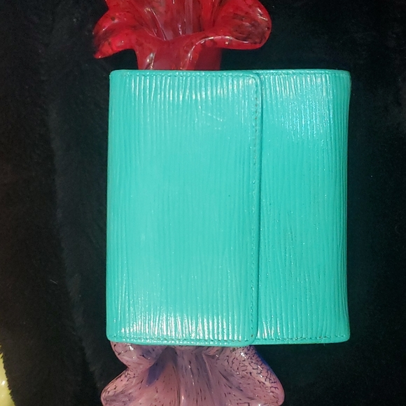 Louis Vuitton Epi Wallet - Picture 2 of 16